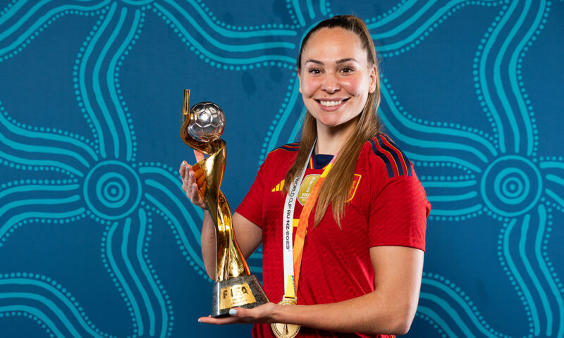 Irene Guerrero poses with the 2023 FIFA Women's World Cup trophy